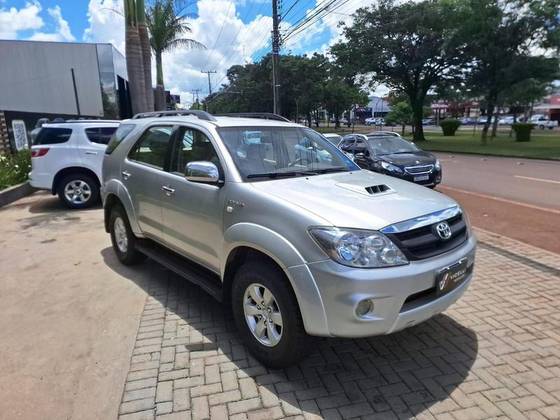 TOYOTA HILUX SW4 3.0 SRV 4X4 16V TURBO INTERCOOLER DIESEL 4P AUTOMÁTICO TOYOTA HILUX SW4 3.0 SRV 4X4 16V TURBO INTERCOOLER DIESEL 4P AUTOMÁTICO